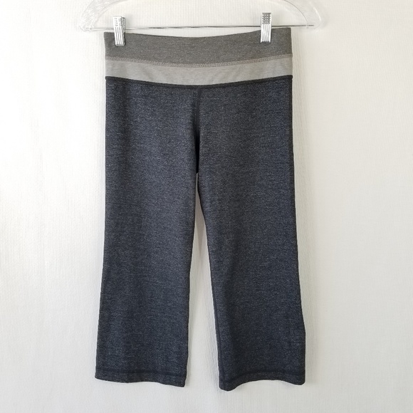 lululemon athletica Pants - Lululemon Athletica Size 4 Crop Capri Pants 3577